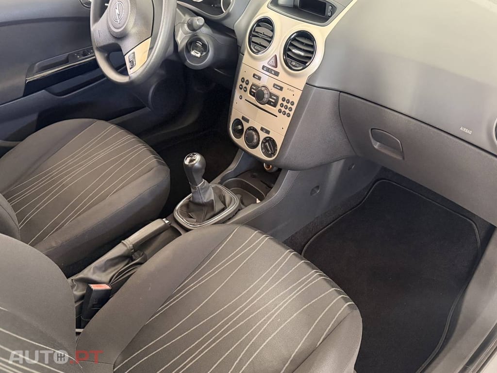 Opel Corsa 1.2 Enjoy