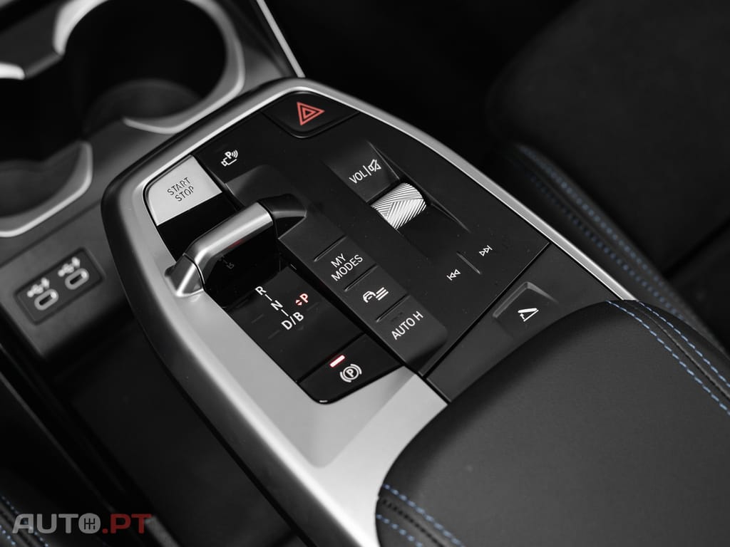 BMW iX2 xDrive30 Pack Desportivo M Pro