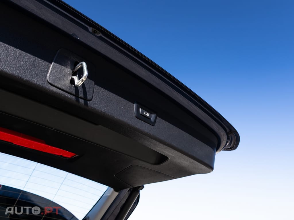 BMW X1 xDrive25e Advantage — fotografia 11