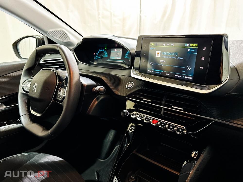 Peugeot E-208 50 kWh SE Style