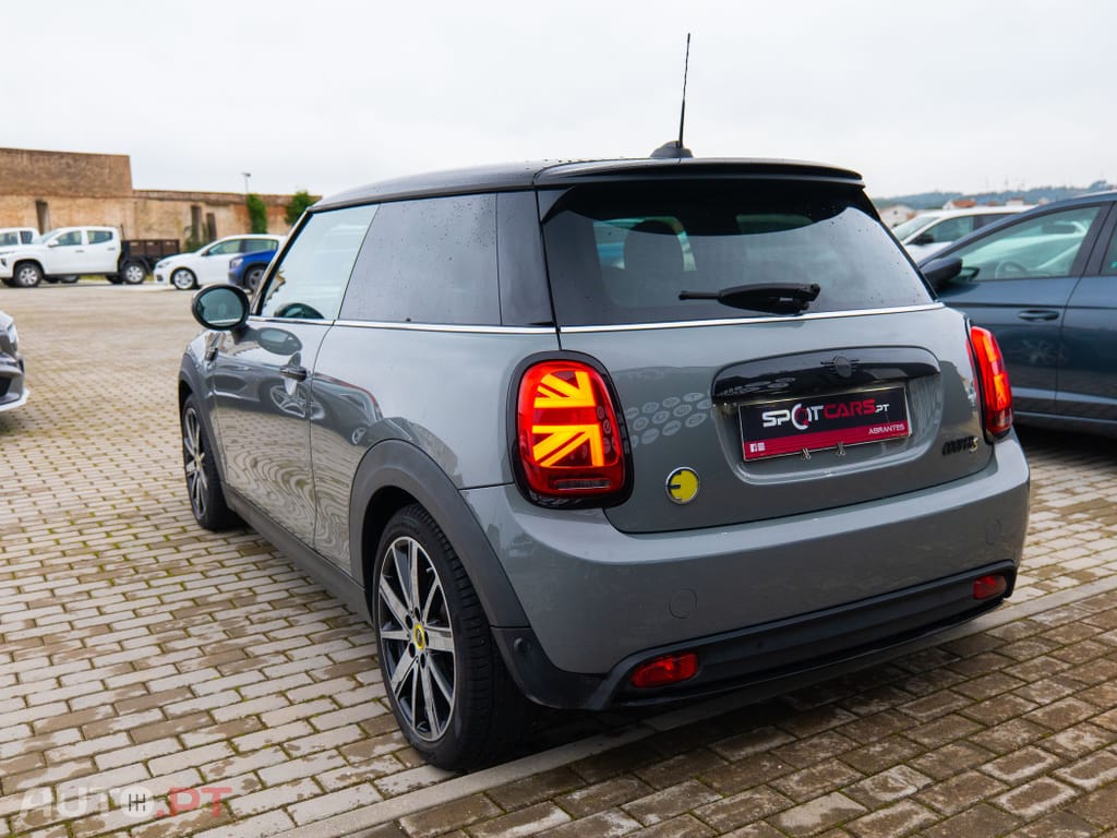 MINI Cooper Cooper SE Yours