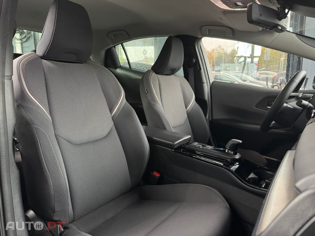 Toyota Prius 2.0 Plug-in Luxury