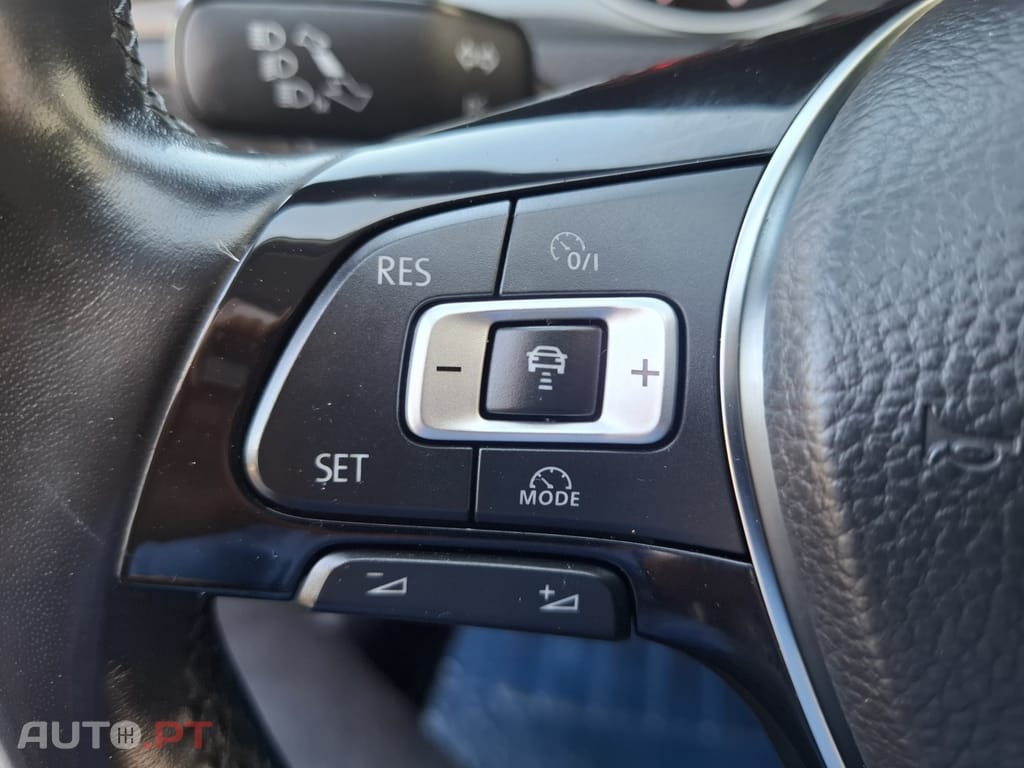 Volkswagen Golf Variant 1.6 TDi Confortline — fotografia 13