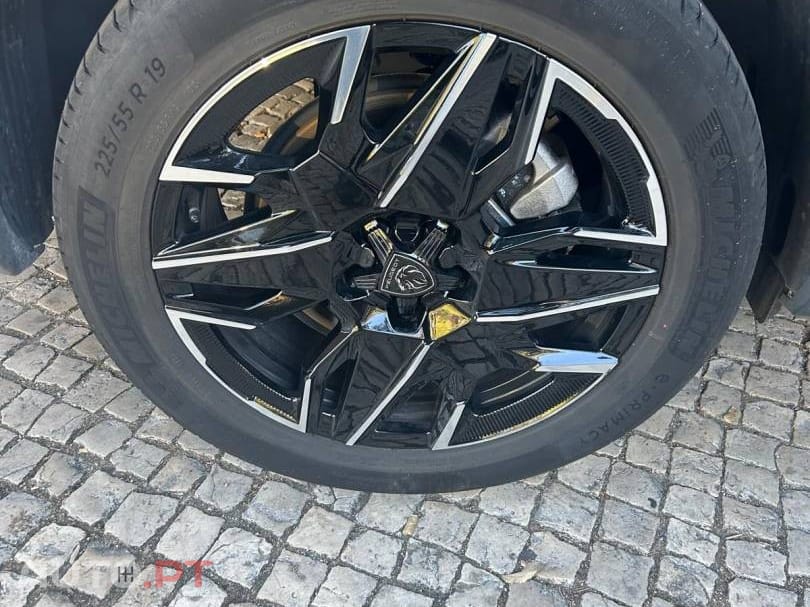 Peugeot 5008 1.2 Hybrid Allure e-DCS6