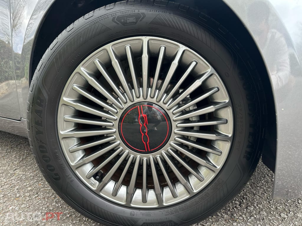 Fiat 500e 23kWh 95cv (RED)