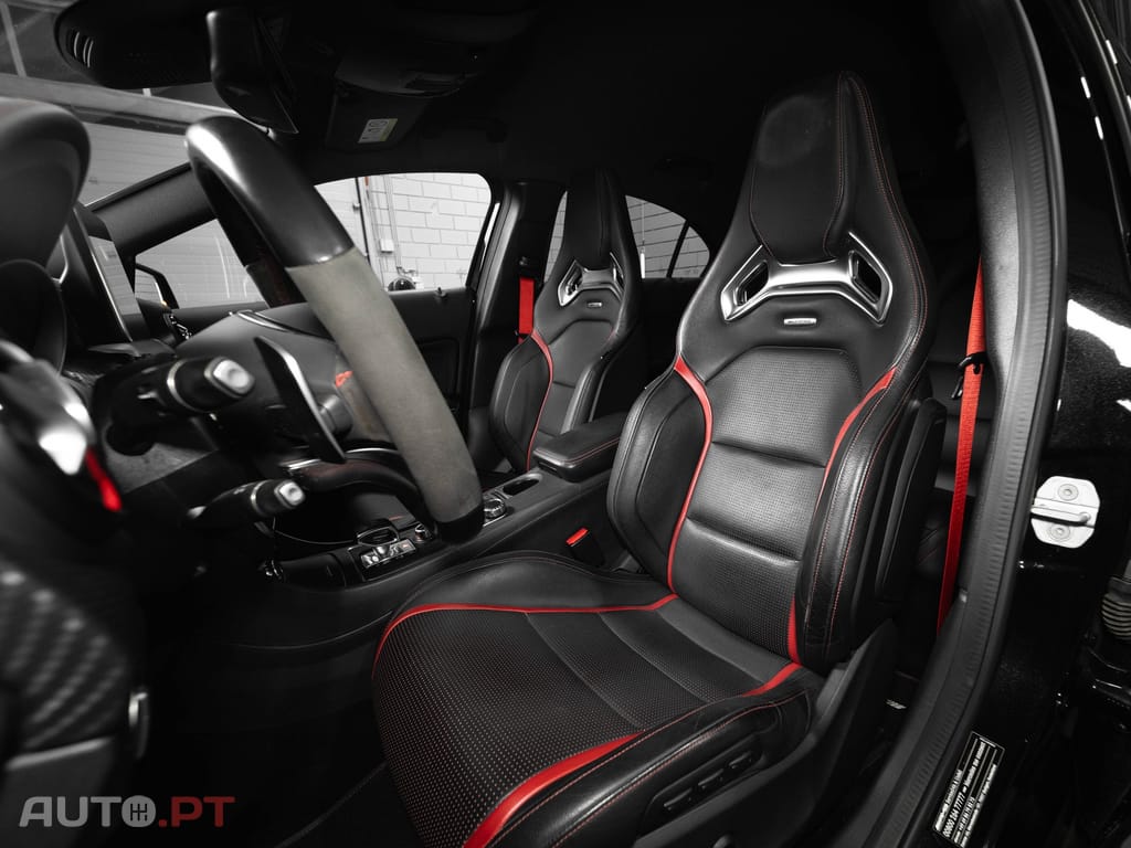 Mercedes-Benz A 45 AMG 4Matic Speedshift 7G-DCT