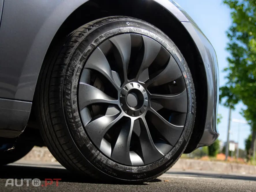 Tesla Model 3 Standard Range Plus RWD