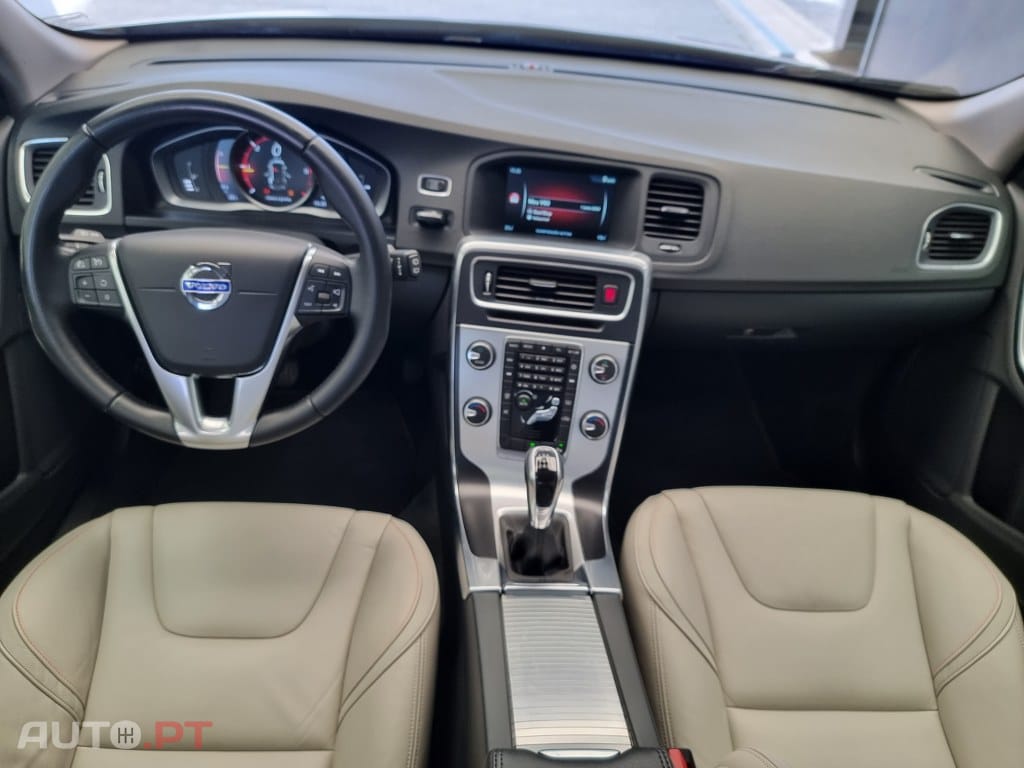 Volvo V60 2.0 D2 Momentum Ocean Race