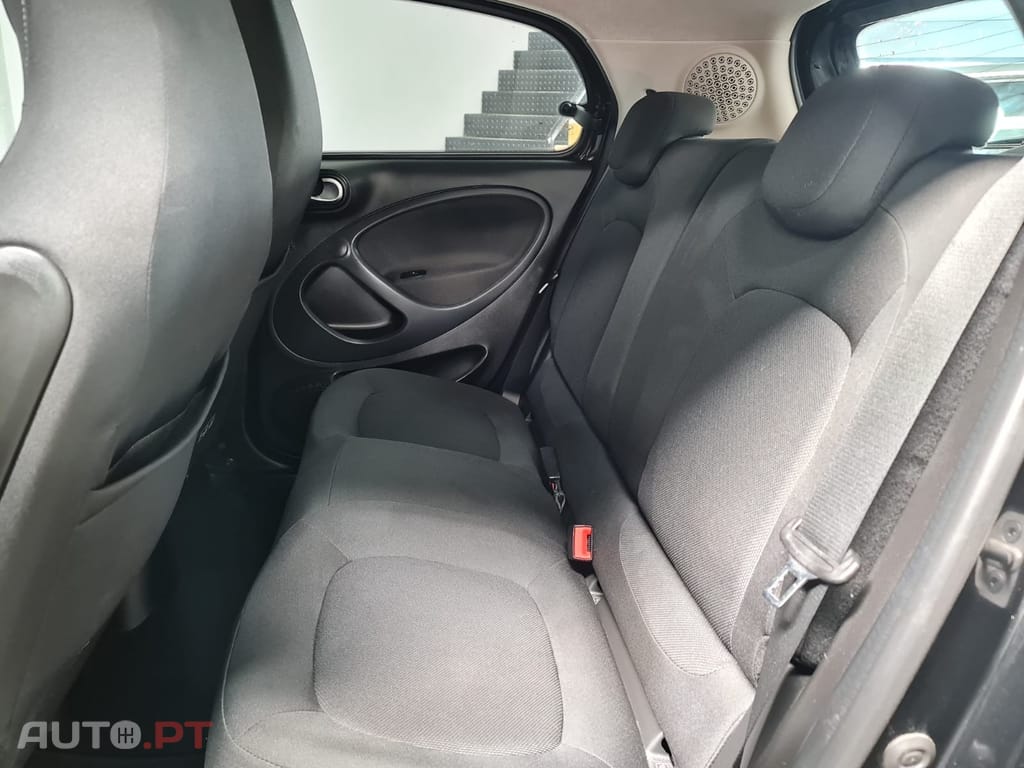Smart ForFour Outro
