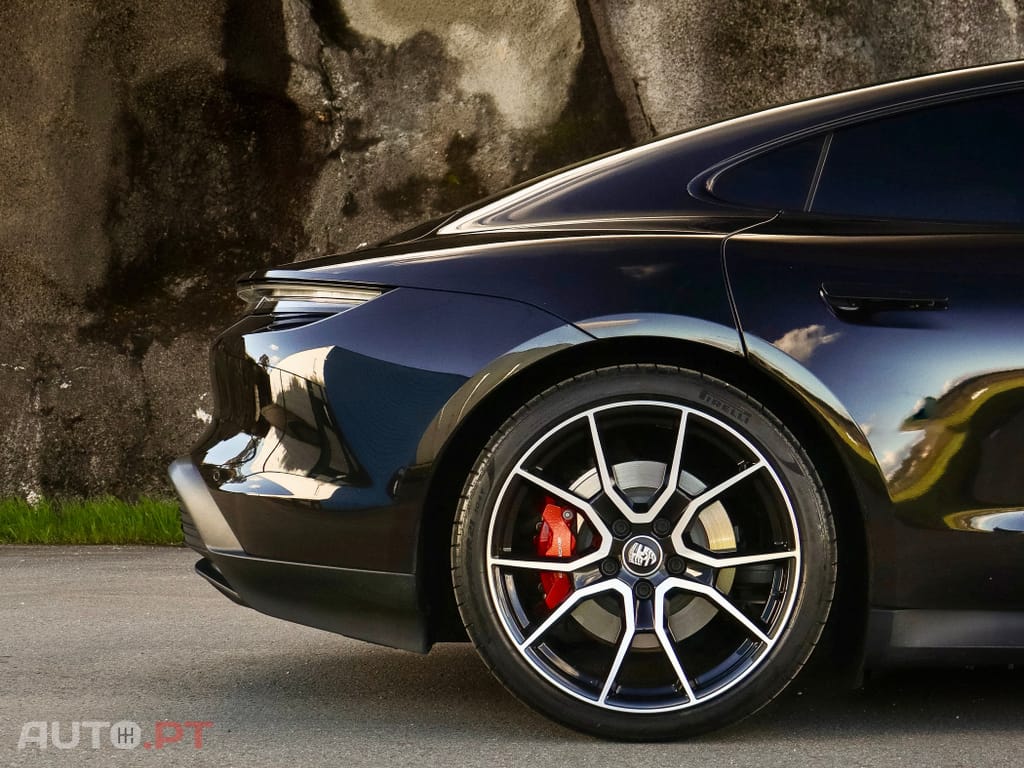 Porsche Taycan 4S