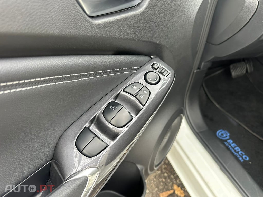 Nissan Juke 1.6 Hybrid Tekna TwoTone T
