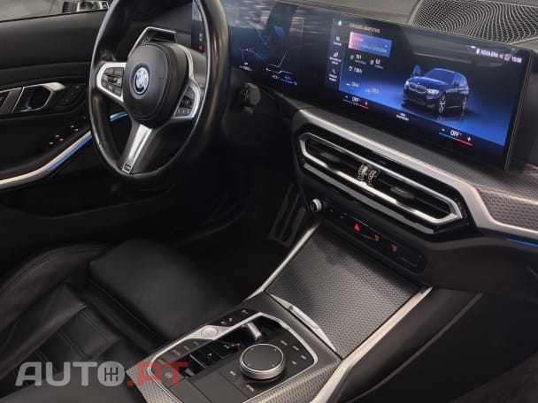 BMW 330 e Pack M Auto — fotografia 22