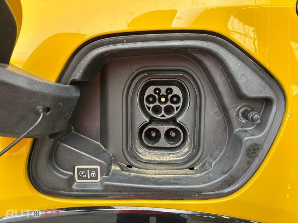 Peugeot E-208 50 kWh Style
