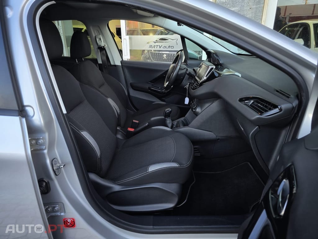 Peugeot 208 1.6 BlueHDi Style