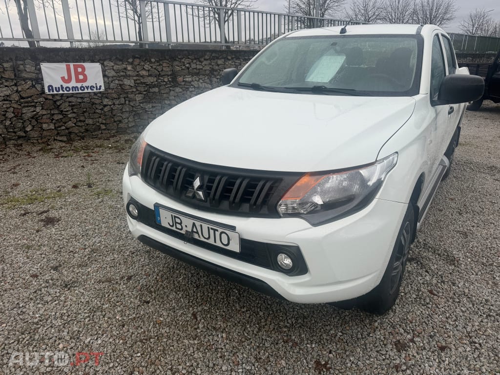 Mitsubishi L200 2.4 DI-D CD Invite 4WD