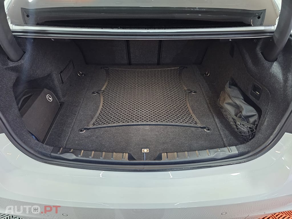 BMW 330 e iPerfomance Pack M