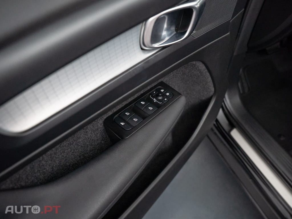 Volvo XC40 1.5 T5 PHEV Inscription Expression