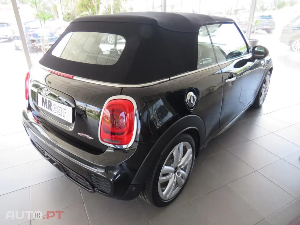 MINI Cabrio John Cooper Works