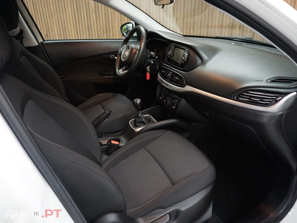 Fiat Tipo 1.6 M-Jet Lounge J17