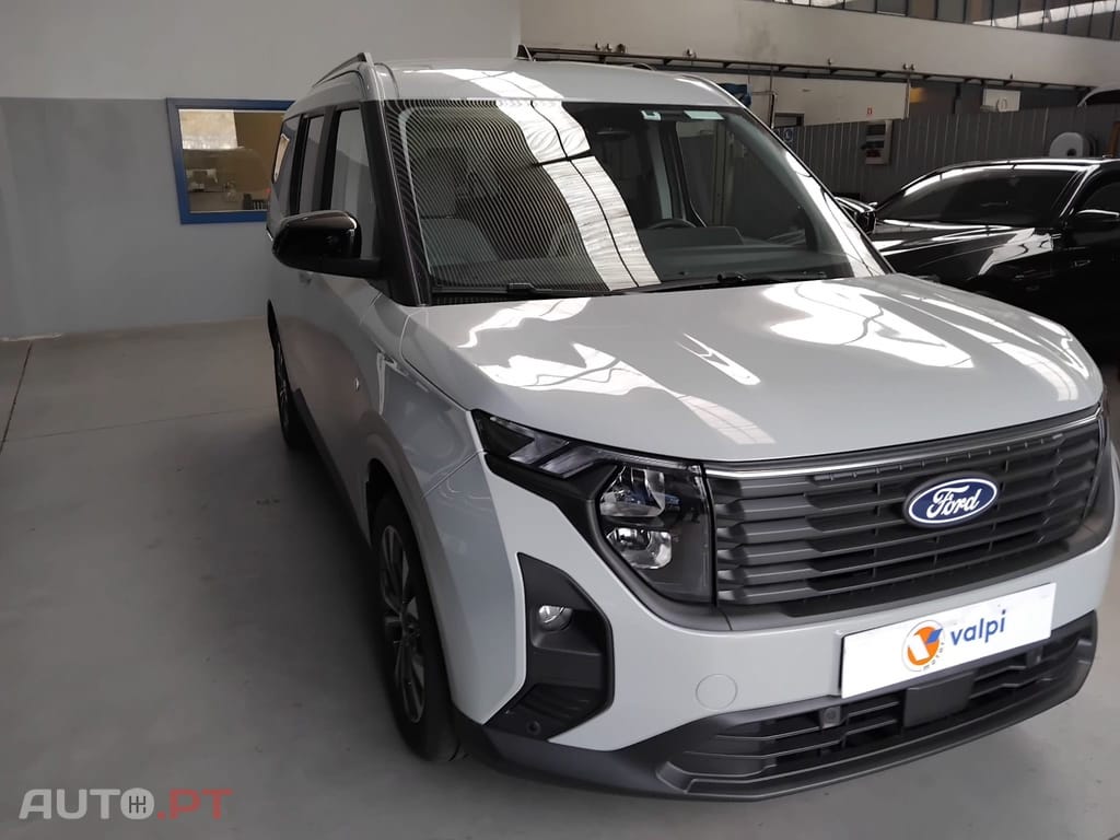 Ford Tourneo 1.0 EcoBoost Titanium