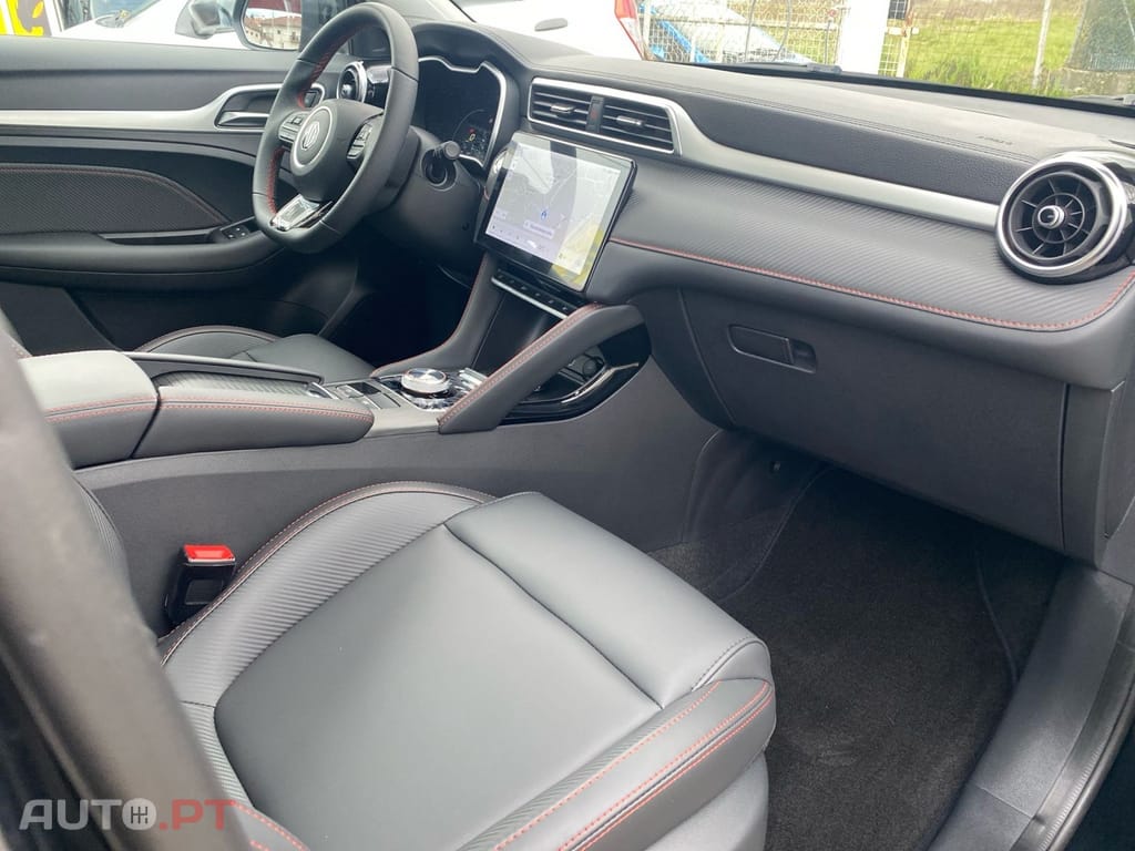 MG ZS EV 72.6 kWh Luxury OBC 11 kW