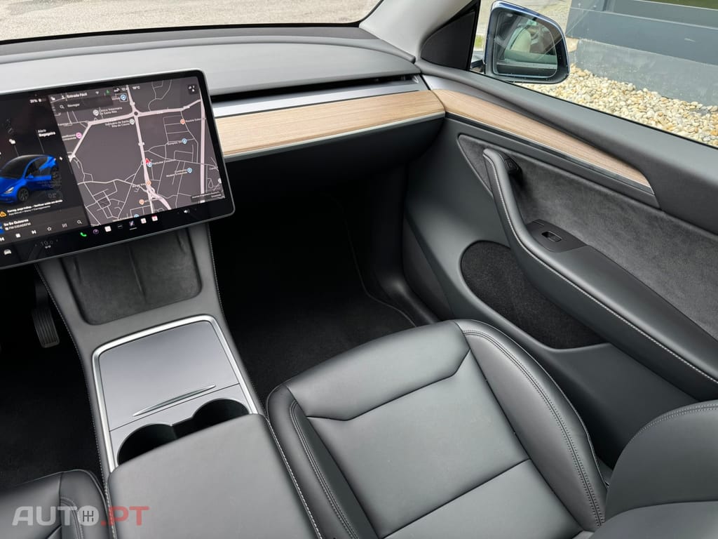 Tesla Model Y Long-Range RWD