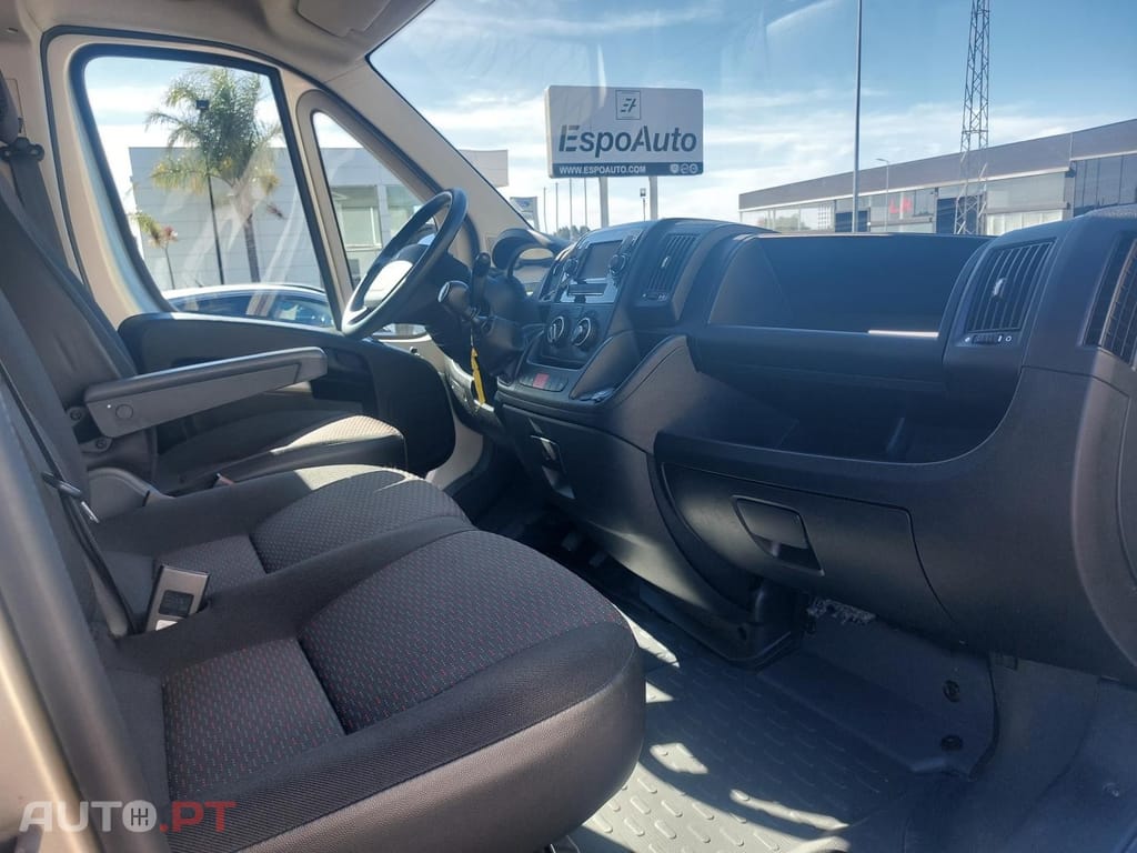 Peugeot Boxer 2.2 BlueHDi 330 L2H2 Premium - 140 cv - IVA Dedutível