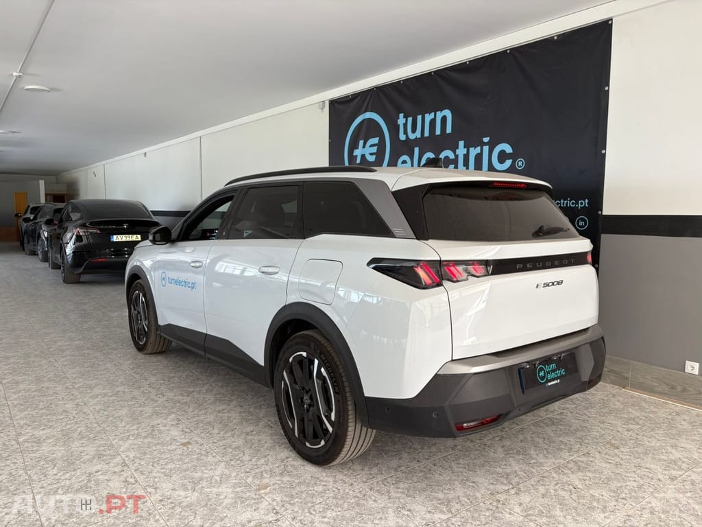 Peugeot E-5008 73 kWh Allure