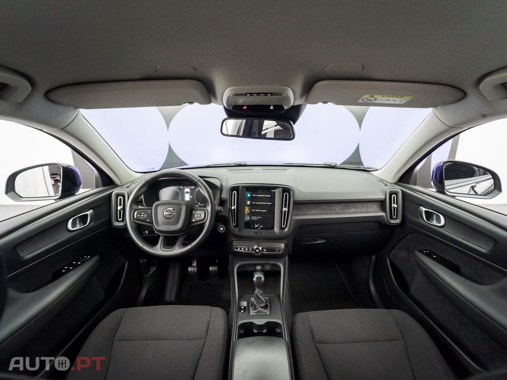 Volvo XC40 1.5 T2 Momentum Core