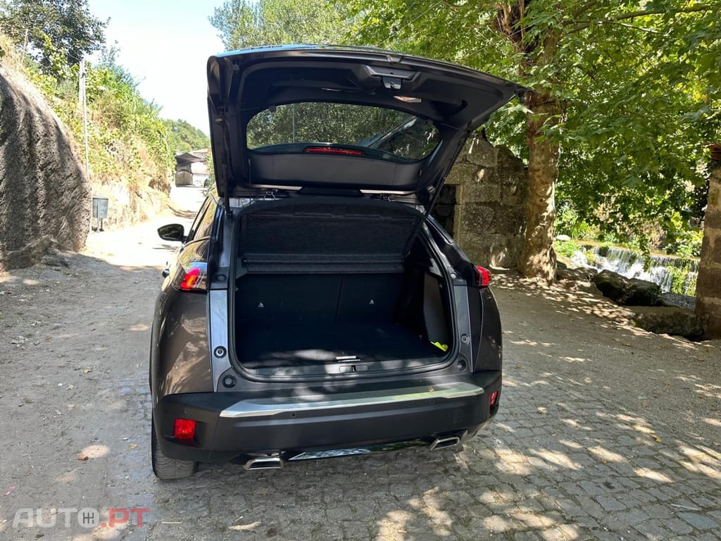Peugeot 2008 1.2 PureTech Allure Pack EAT8