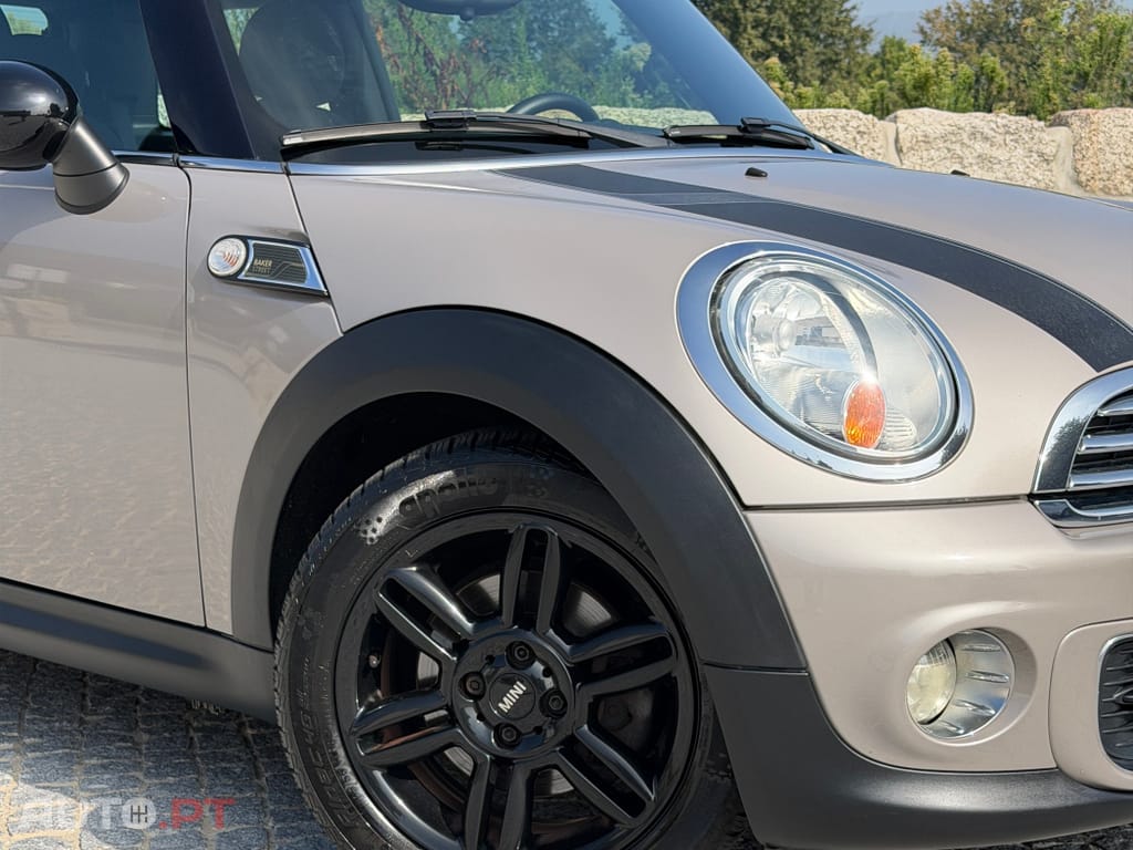 MINI Cooper One Baker Street
