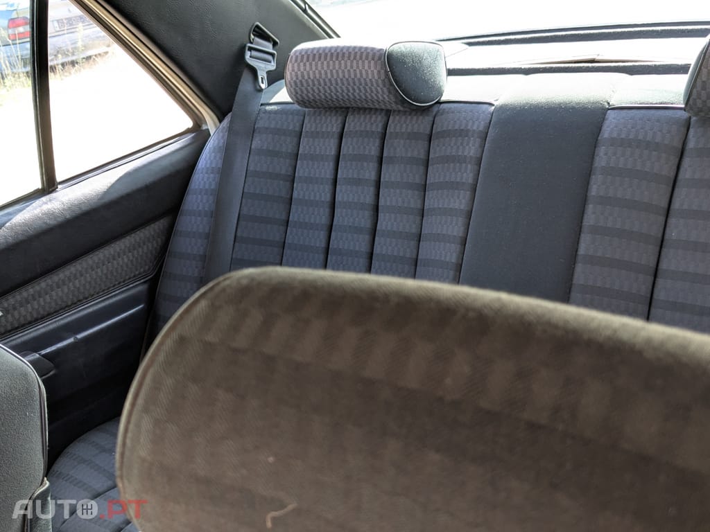 Mercedes-Benz 190 2.0 D