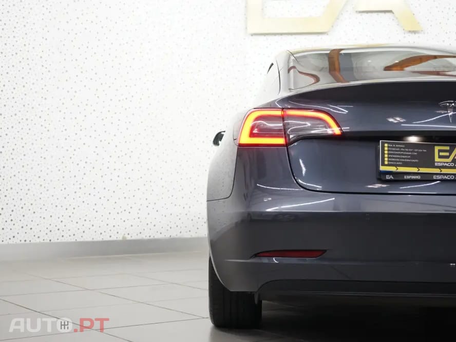 Tesla Model 3 Standard Range Plus RWD