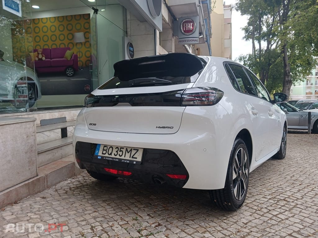 Peugeot 208 1.2 Hybrid Allure e-DCS6