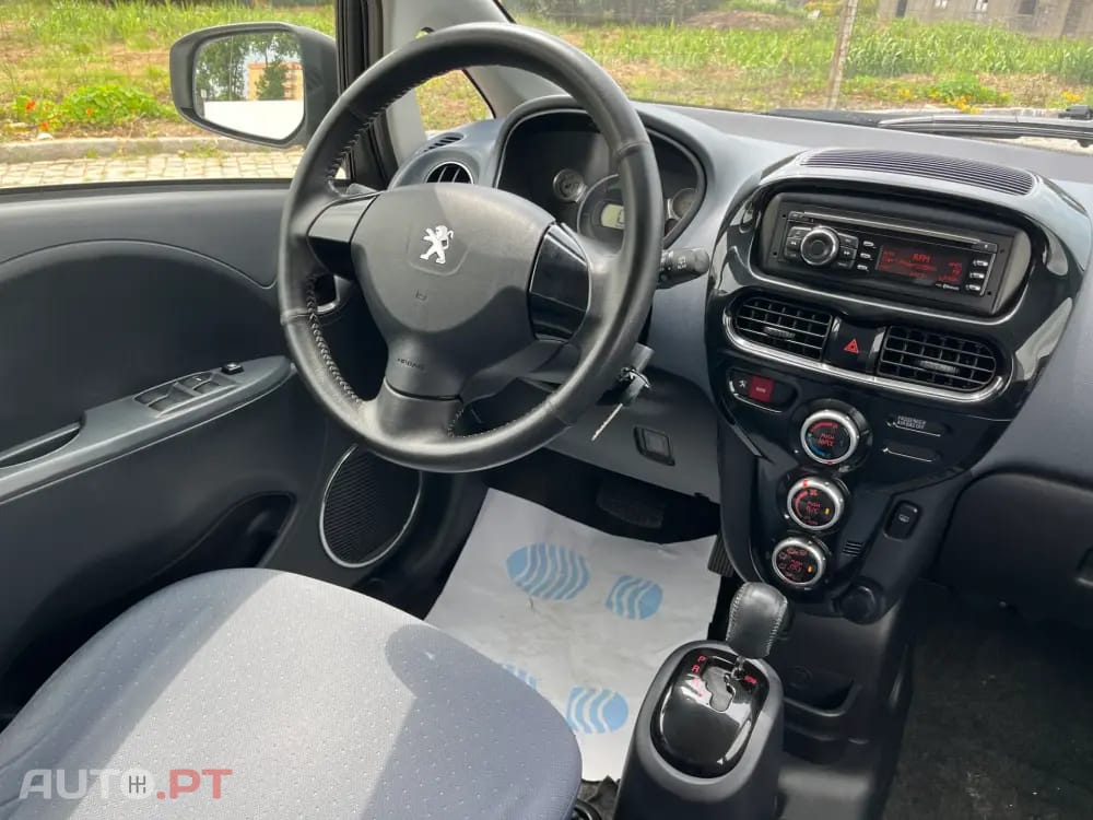 Peugeot iOn Active
