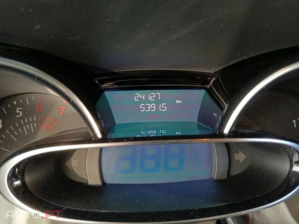 Renault Clio 0.9 TCe Limited Bi-Fuel