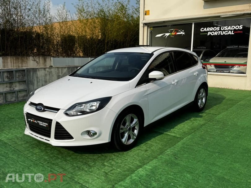 Ford Focus 1.0 EcoBoost S&S Champions Edition — fotografia 9