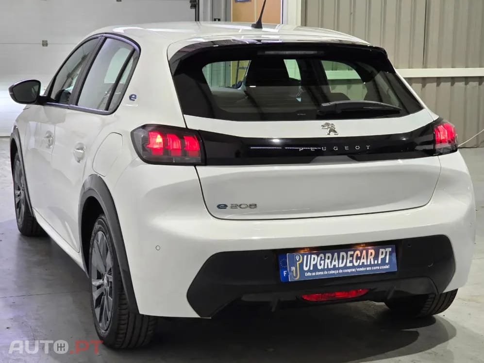 Peugeot E-208 50 kWh SE Style