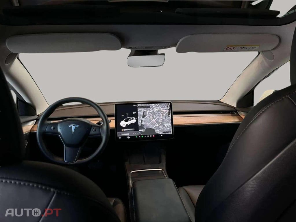 Tesla Model 3 Stander 