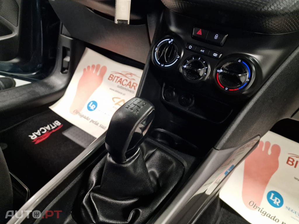 Peugeot 2008 1.2 PURETECH STYLE