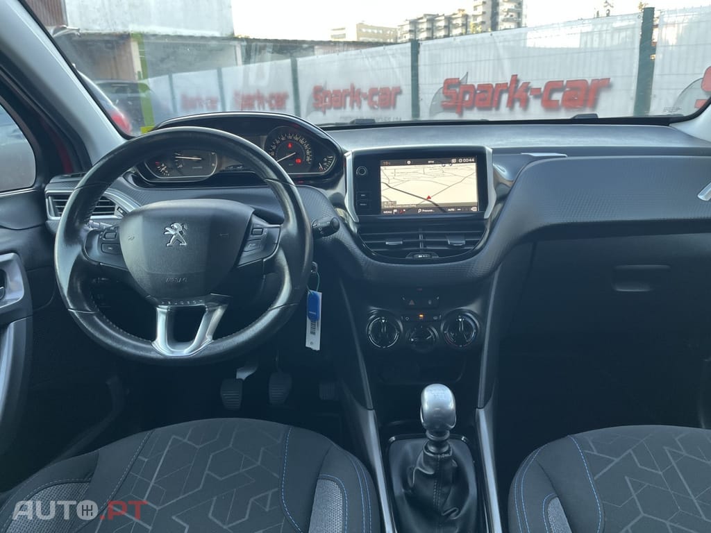 Peugeot 2008 1.5 BlueHDi Allure