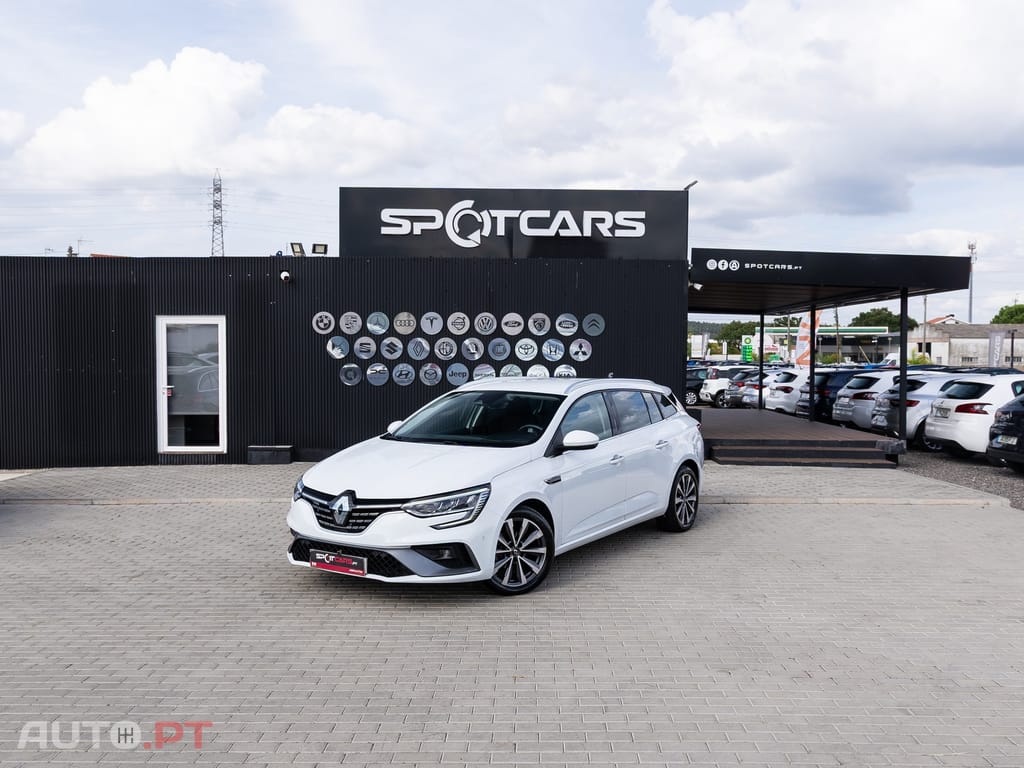 Renault Mégane Sport Tourer 1.5 Blue dCi R.S. Line — fotografia 4