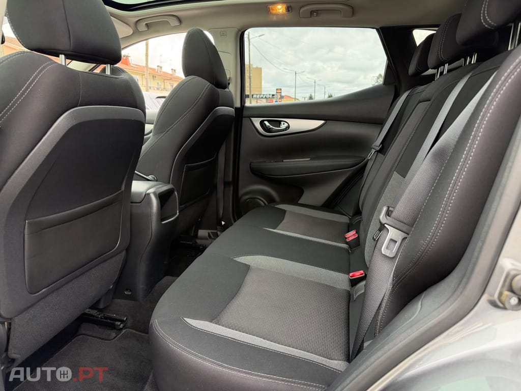 Nissan Qashqai 1.5 dCi N-Connecta J18