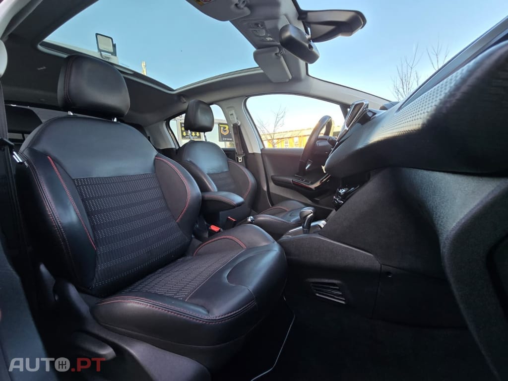 Peugeot 208 PureTech 130 EAT8 GT