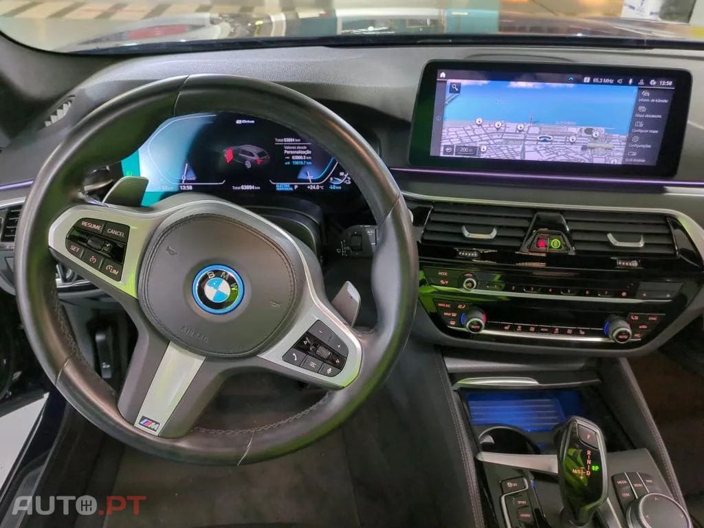 BMW 530 e Pack Desportivo M