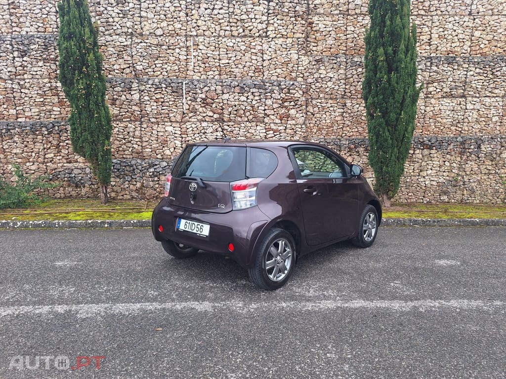Toyota iQ 1.0 VVT-i 2