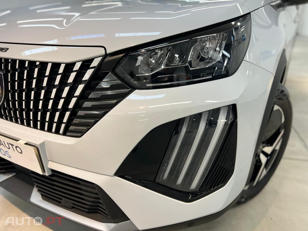 Peugeot 2008 1.2 Hybrid Allure e-DCS6