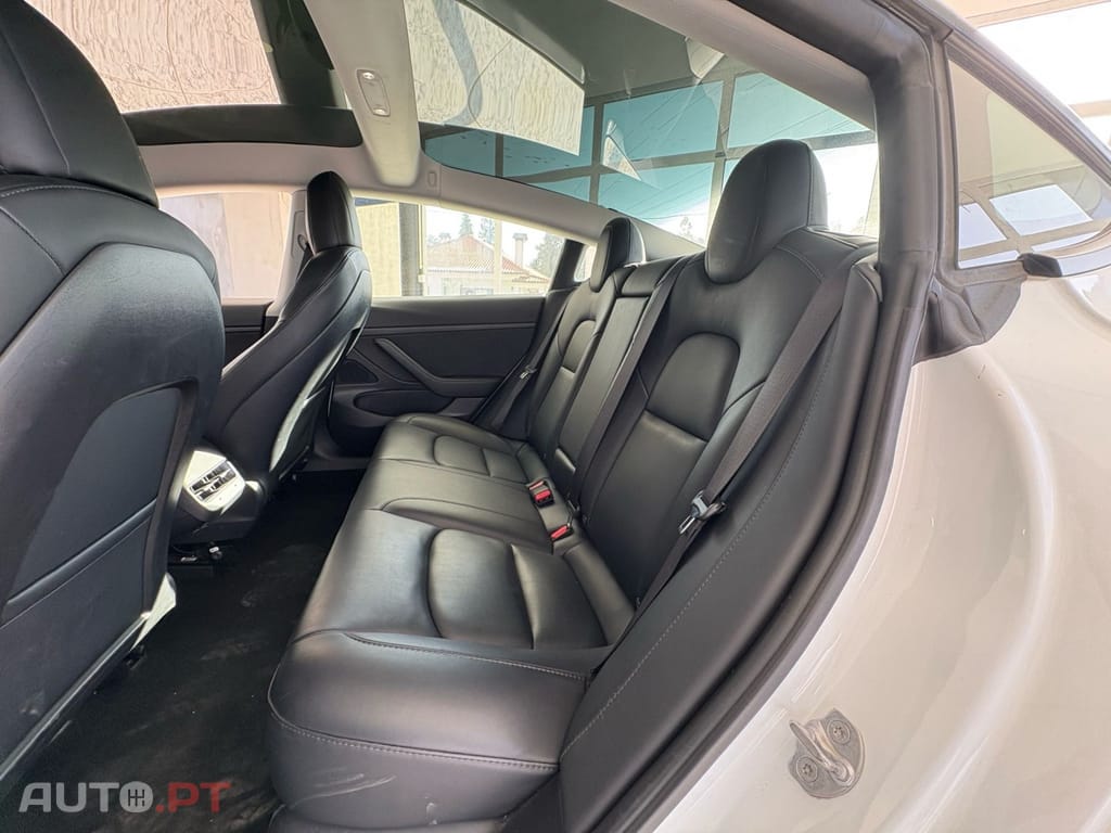 Tesla Model 3 Tração Traseira
