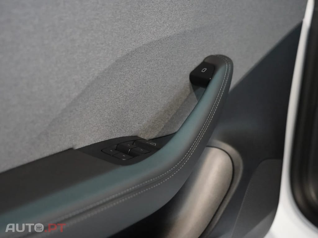 Tesla Model 3 Tração Traseira