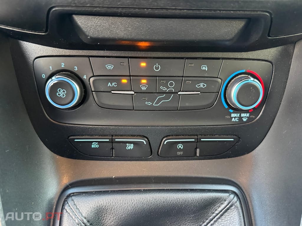 Ford Tourneo Grand 1.5 TDCi Active